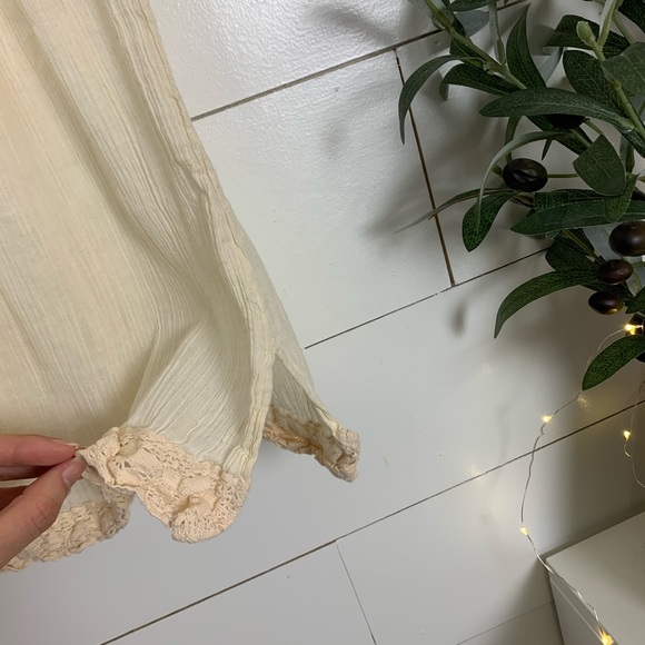 ❌SOLD❌ Old Navy Cream Gauzy Boho Tank Top Cami - Picture 6 of 8